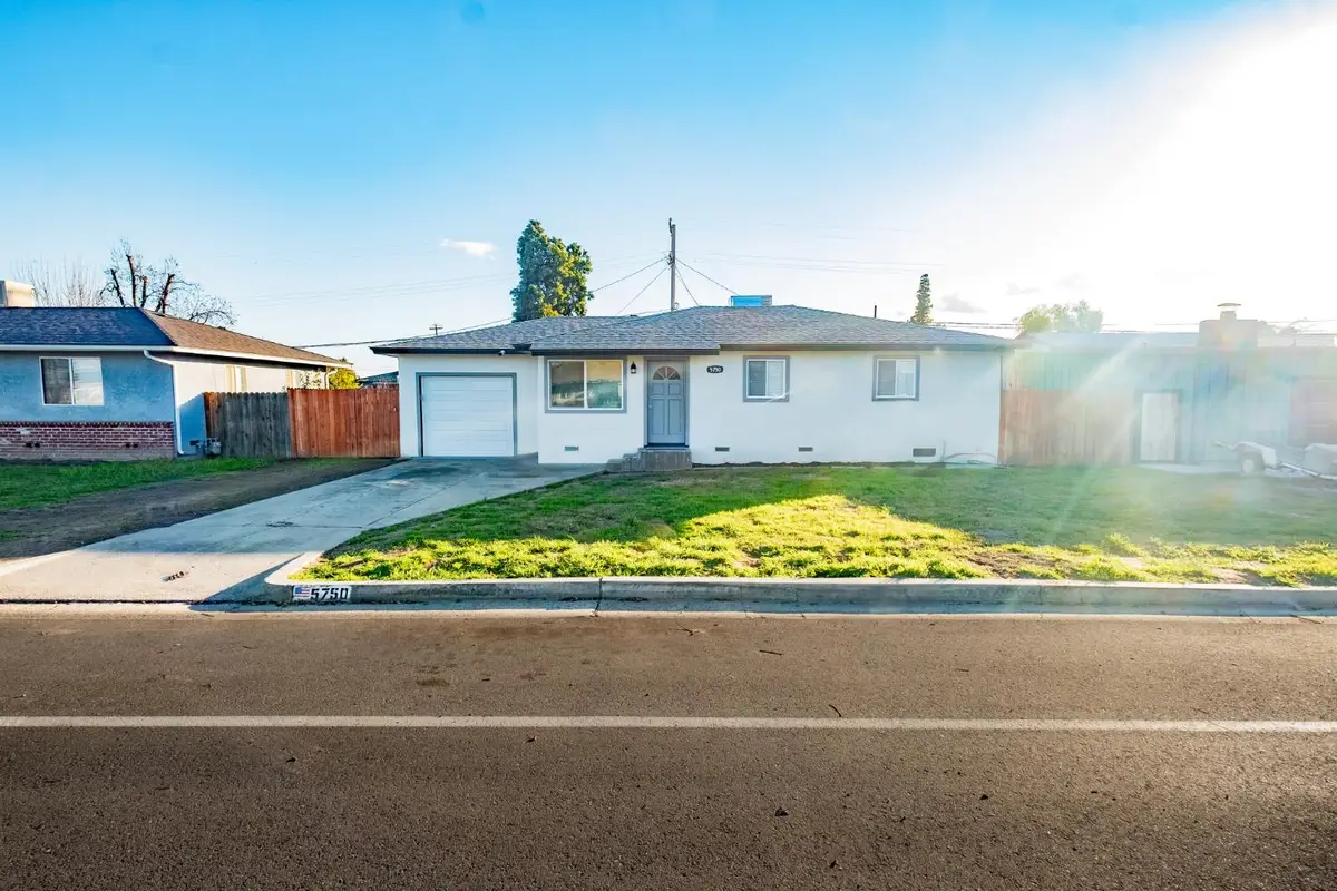 5750 E Ashlan Avenue, Fresno, CA 93727 - Image #1