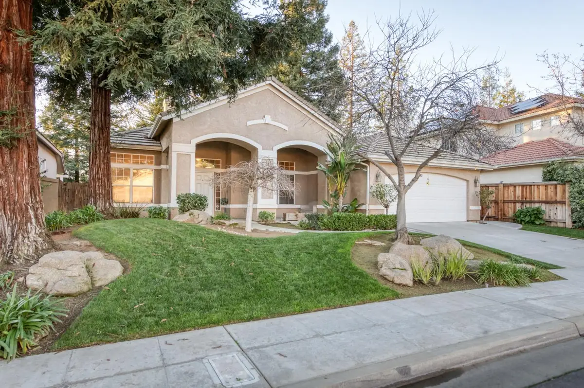 7839 N Carnegie Avenue, Fresno, CA 93722 - Image #1