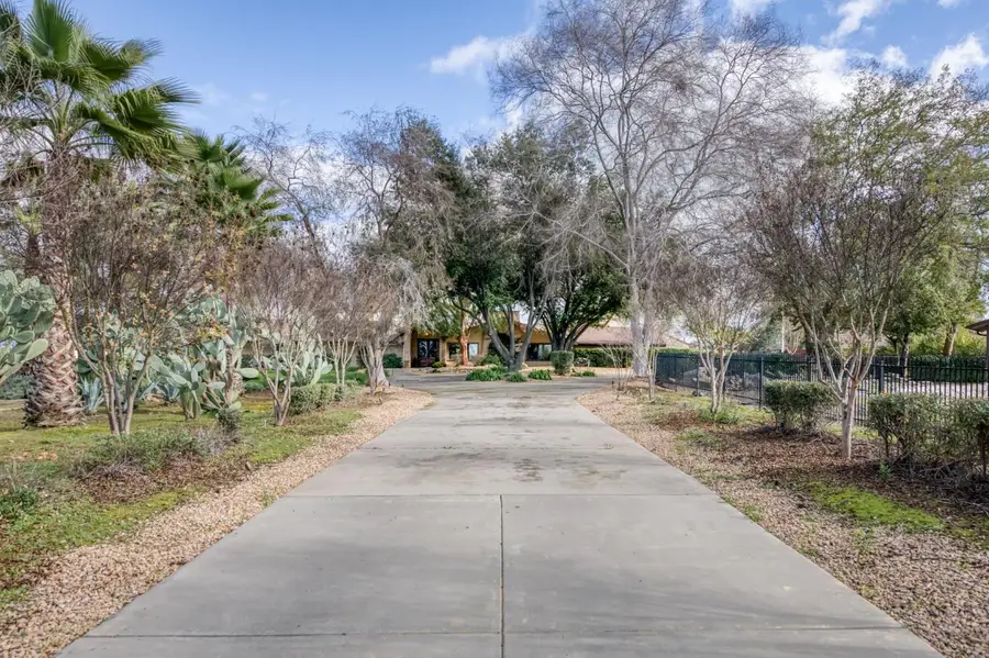 6090 Amber Avenue, Clovis, CA 93619 - Image #2