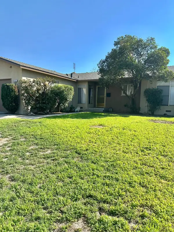 322 W Richert Avenue, Clovis, CA 93612