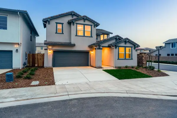 352 Huckleberry Road S, Madera, CA 93636