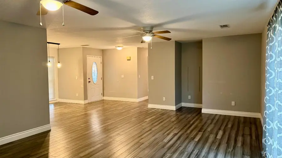 2123 Cottonwood Court, Hanford, CA 93230 - Image #3