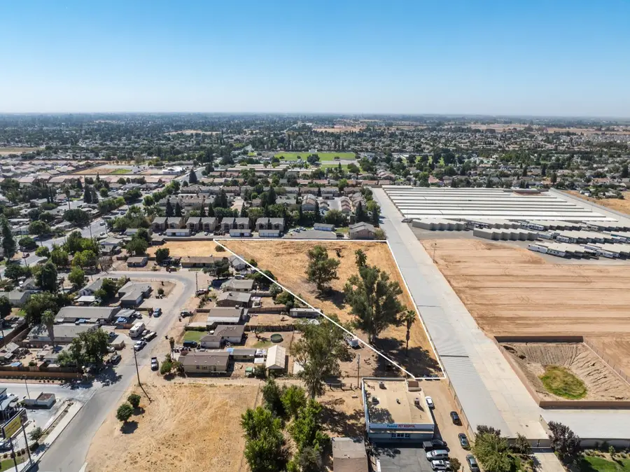 5595 W Shaw Avenue, Fresno, CA 93722 - Image #3