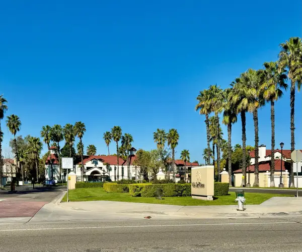 8153 N Cedar Avenue #127, Fresno, CA 93720