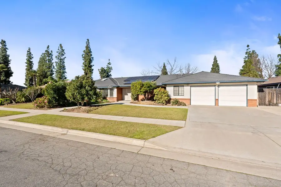 1544 E Jordan Avenue, Fresno, CA 93720 - Image #2