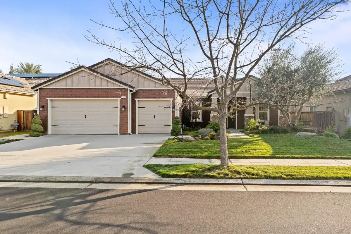 1979 N Nicolette Avenue, Clovis, CA 93619 - Image #1