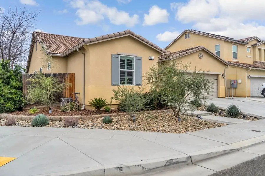 3519 Portals Avenue, Clovis, CA 93619 - Image #2