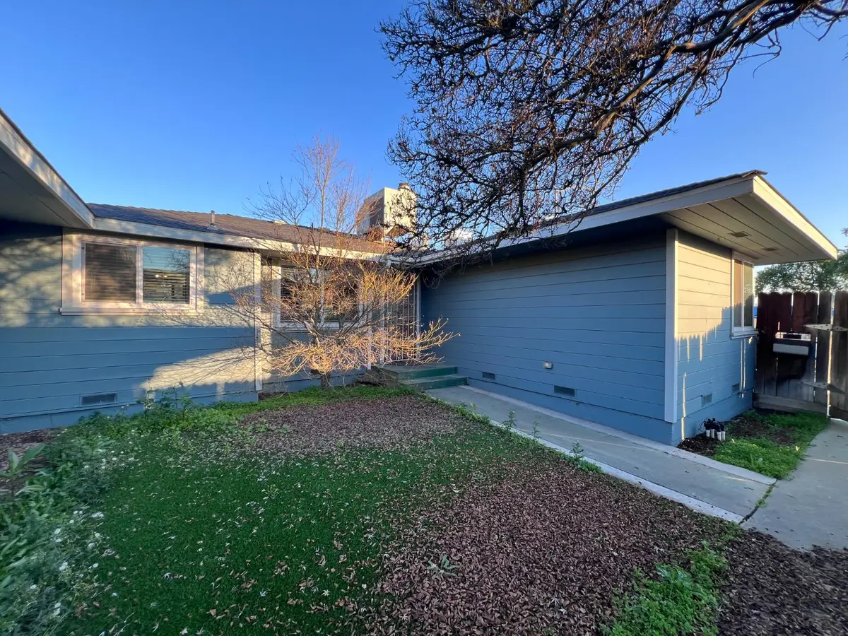 737 E Shields Avenue, Fresno, CA 93704 - Image #1