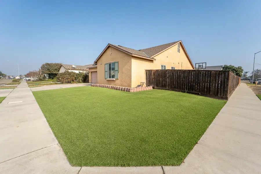 900 Heather, Dinuba, CA 93618 - Image #3