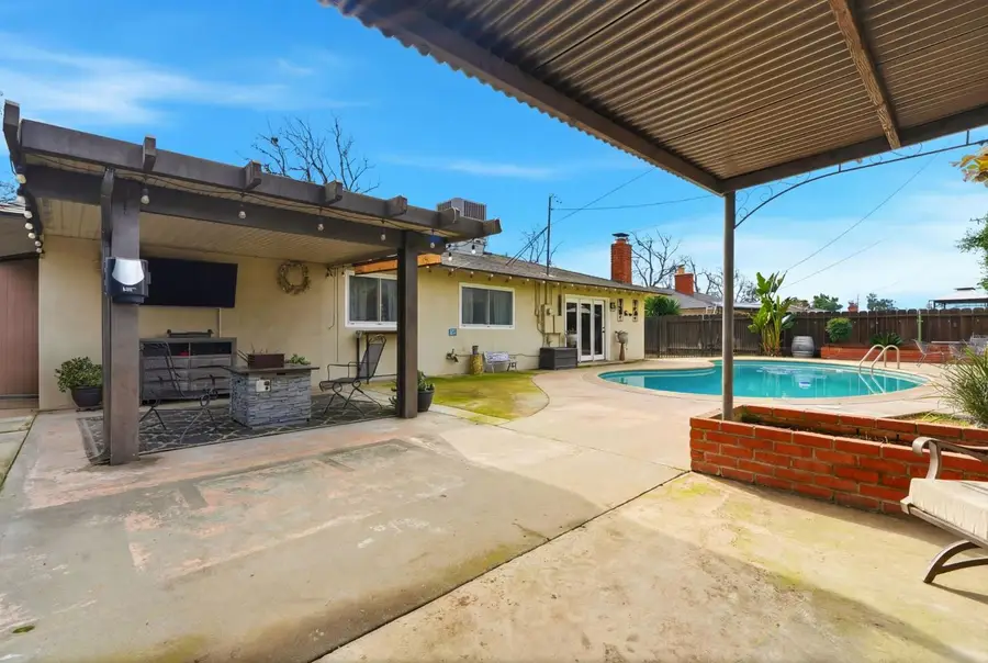 3557 E Pico Avenue, Fresno, CA 93726 - Image #2