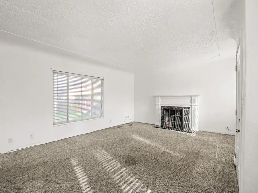 1315 E Fountain Way, Fresno, CA 93704 - Image #2