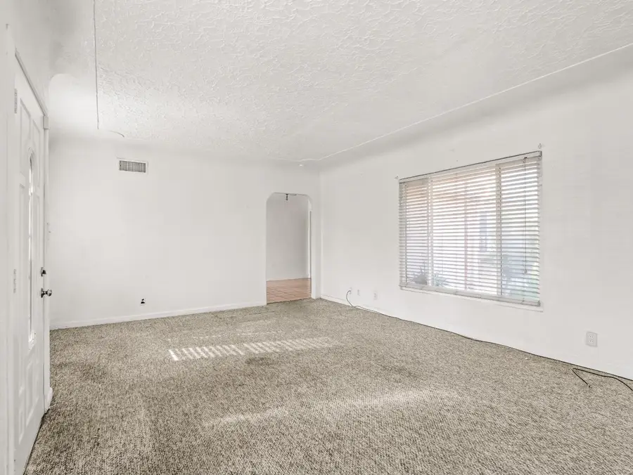 1315 E Fountain Way, Fresno, CA 93704 - Image #3