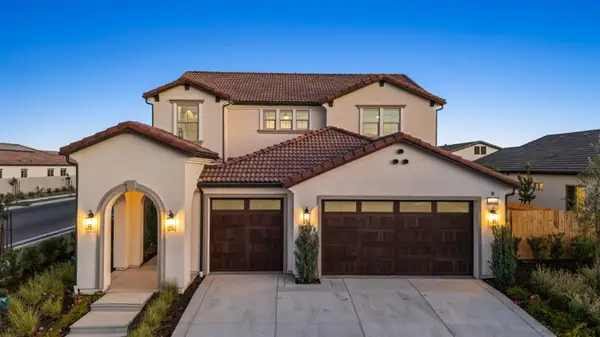 7243 W Ashcroft Avenue, Fresno, CA 93723