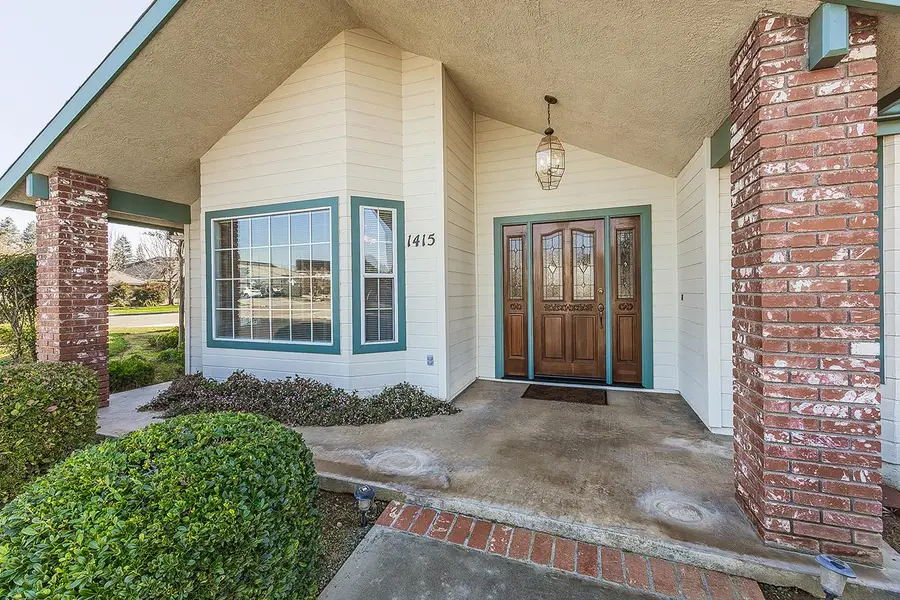 1415 W Riverglen Avenue, Reedley, CA 93654 - Image #2