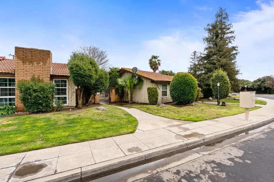 1063 Pierce Drive, Clovis, CA 93612 - Image #3