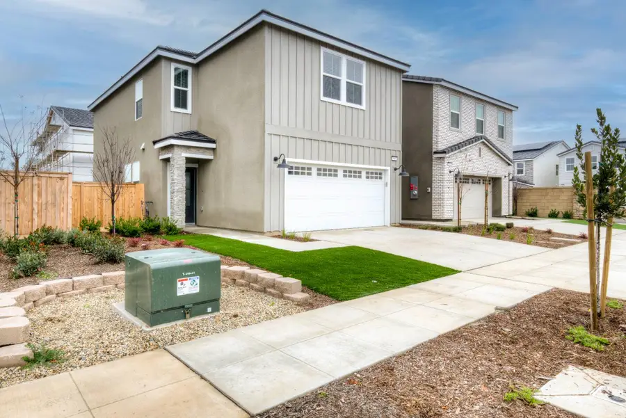 905 Plum Tree Avenue, Clovis, CA 93619 - Image #2