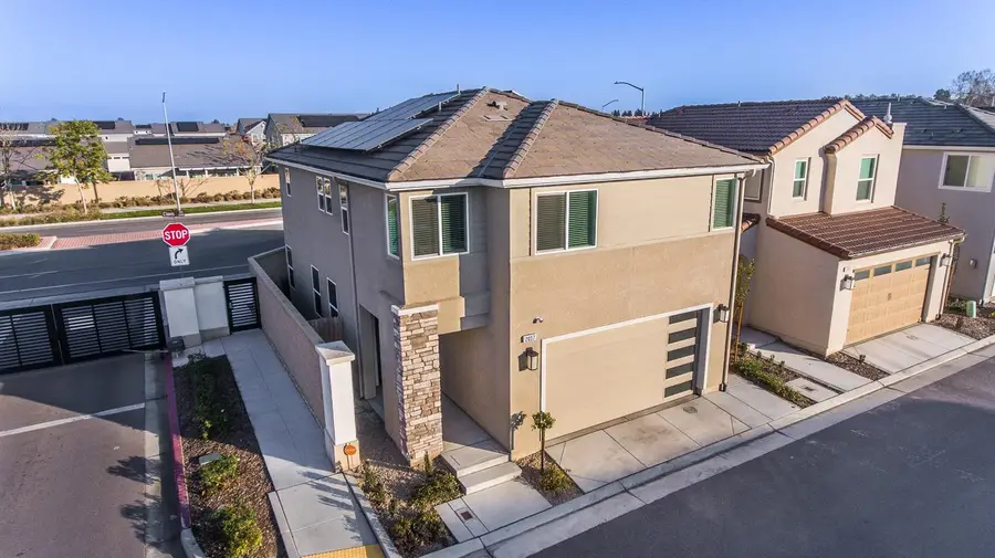 2037 N Rogers Lane, Clovis, CA 93619 - Image #3