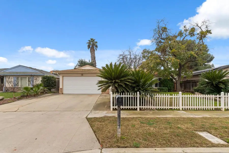 4665 W Ashcroft Avenue, Fresno, CA 93722 - Image #2