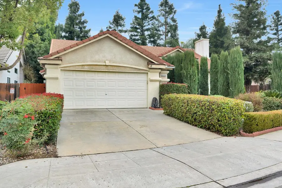 9629 N Paula Avenue, Fresno, CA 93720 - Image #2