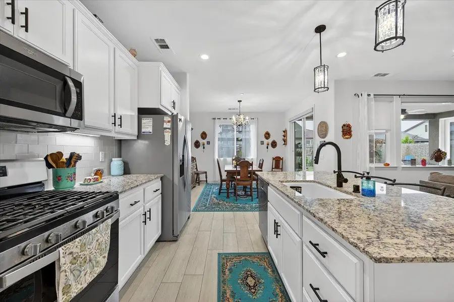 2241 E Monte Verde Court, Visalia, CA 93292 - Image #3