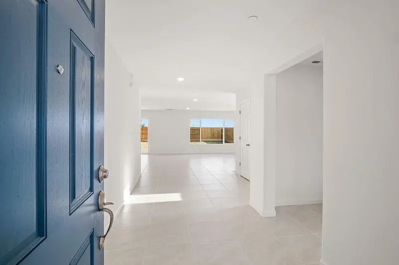 2163 S Terry Avenue, Fresno, CA 93725 - #3