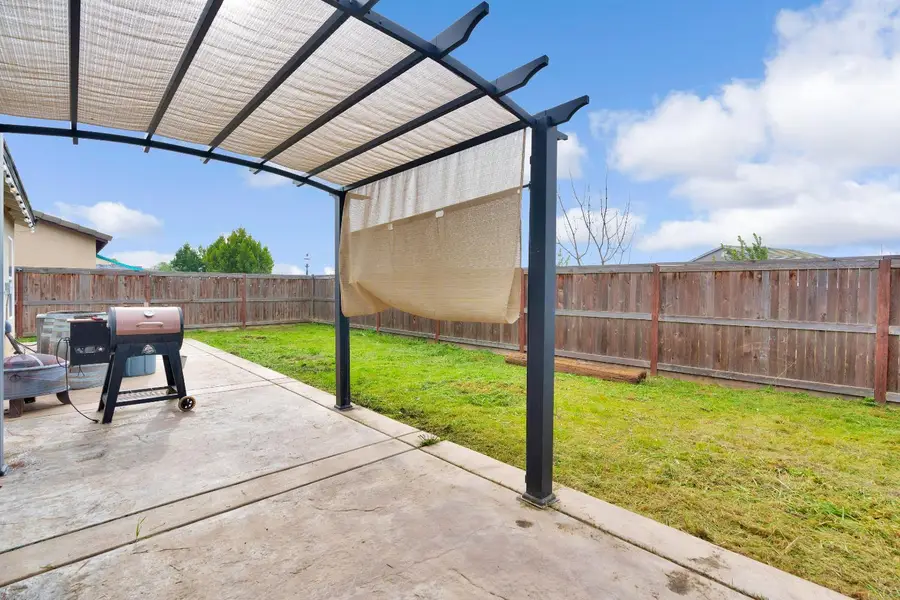 913 Harriett Avenue, Sanger, CA 93657 - Image #3