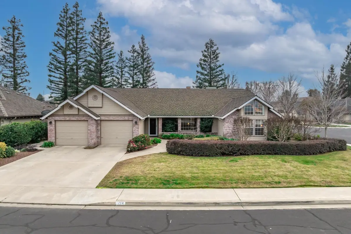 139 E Chestnut, Visalia, CA 93277 - Image #1