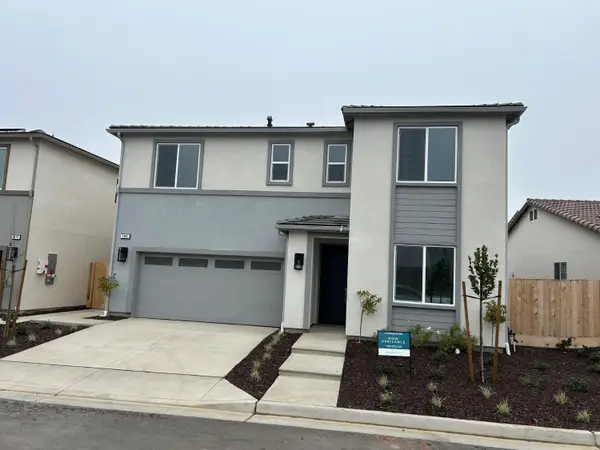 2882 E Corteza Drive, Fresno, CA 93730