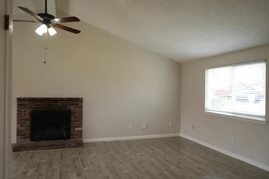 4310 N Barcus Avenue, Fresno, CA 93722 - Image #3