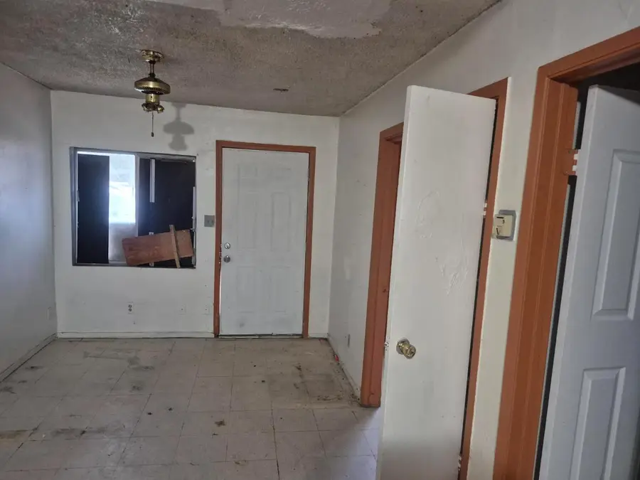 864 E Evening Glow Avenue, Reedley, CA 93654 - #2