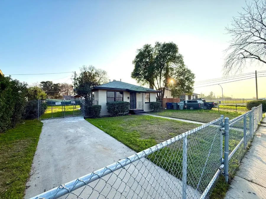 912 E Drummond Avenue, Fresno, CA 93706 - Image #2