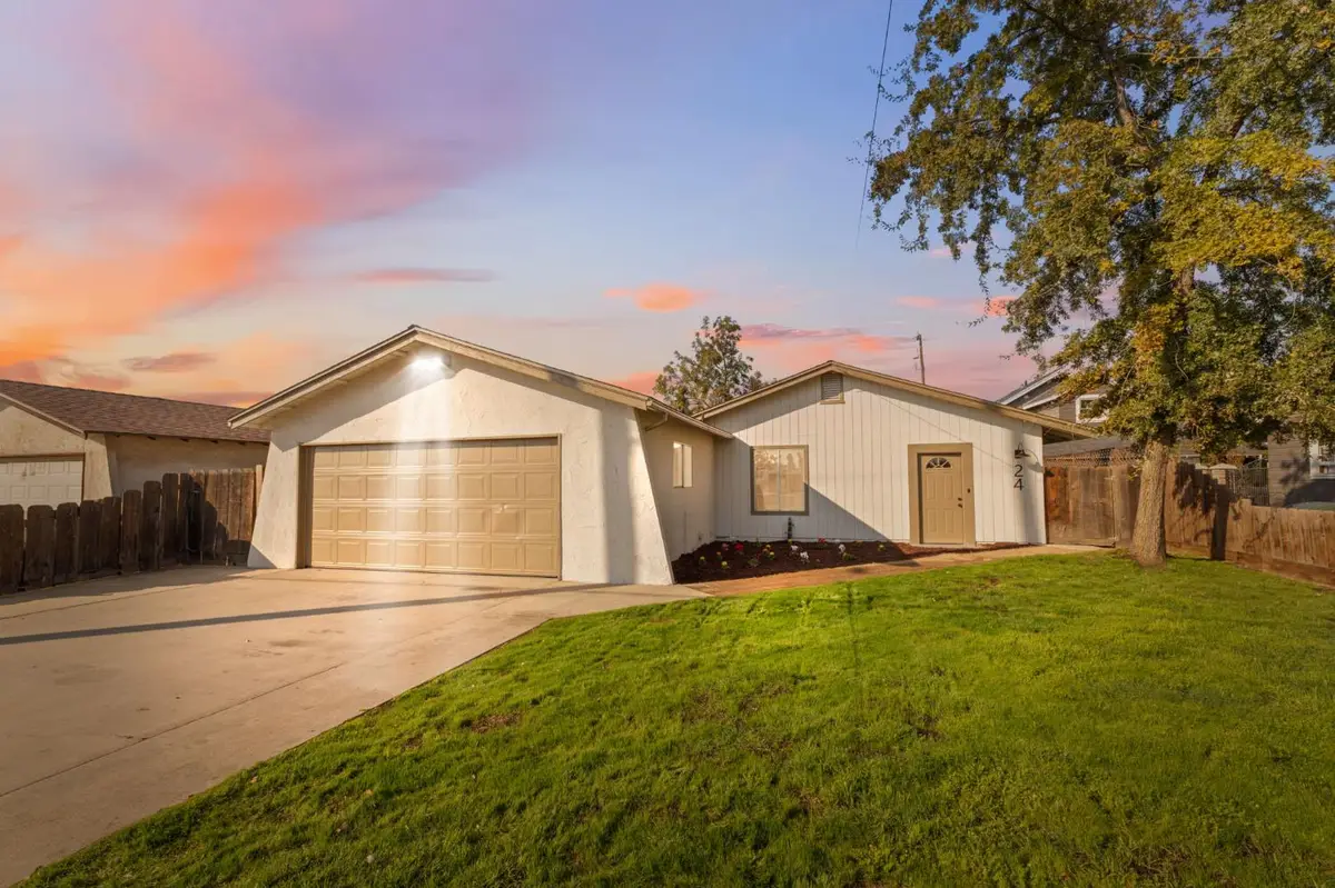 24 Sunnyside Avenue, Clovis, CA 93611 - #1
