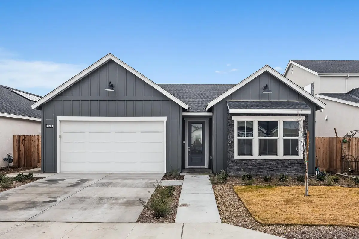 2601 Auburn Street, Lemoore, CA 93245 - Image #1