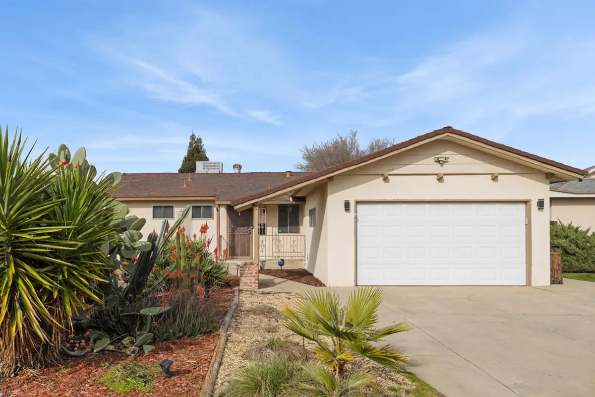 741 W Holland, Clovis, CA 93612 - #1