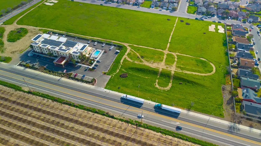 83 Jayne Ave, Coalinga, CA 93210 - Image #2