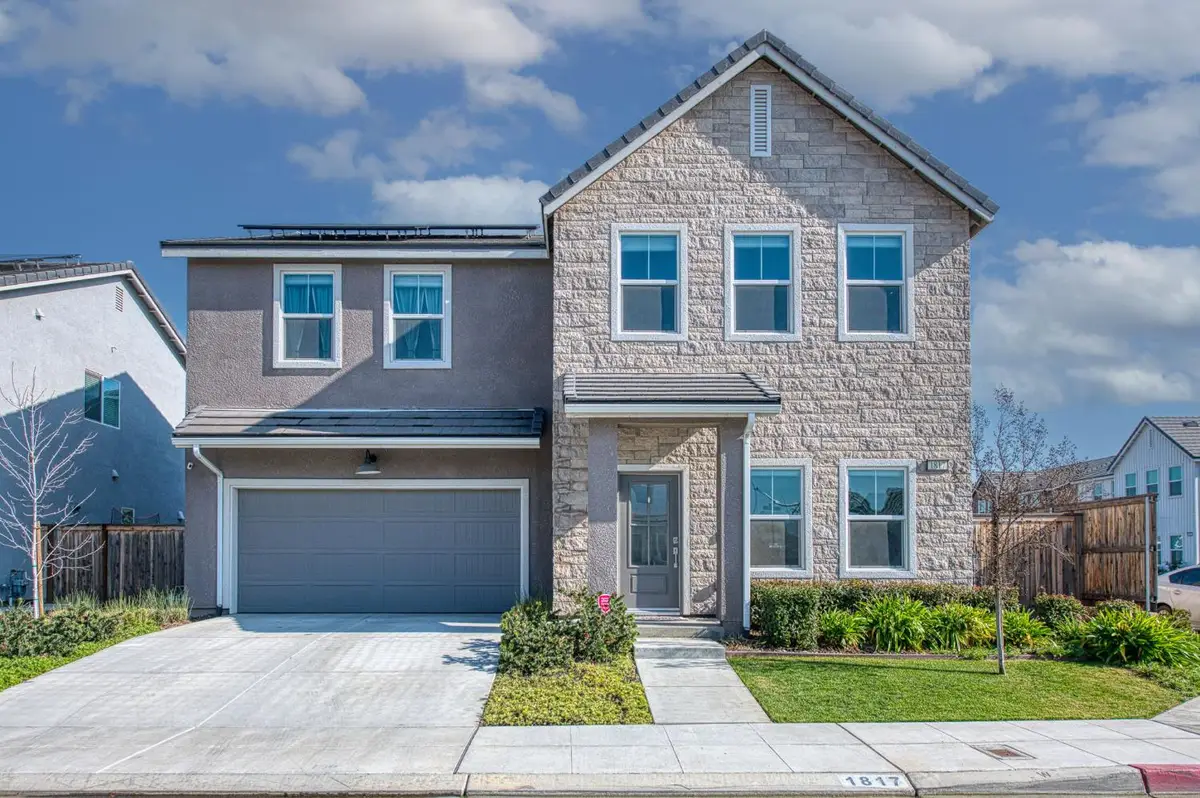 1817 N Phillip Avenue, Clovis, CA 93619 - Image #1