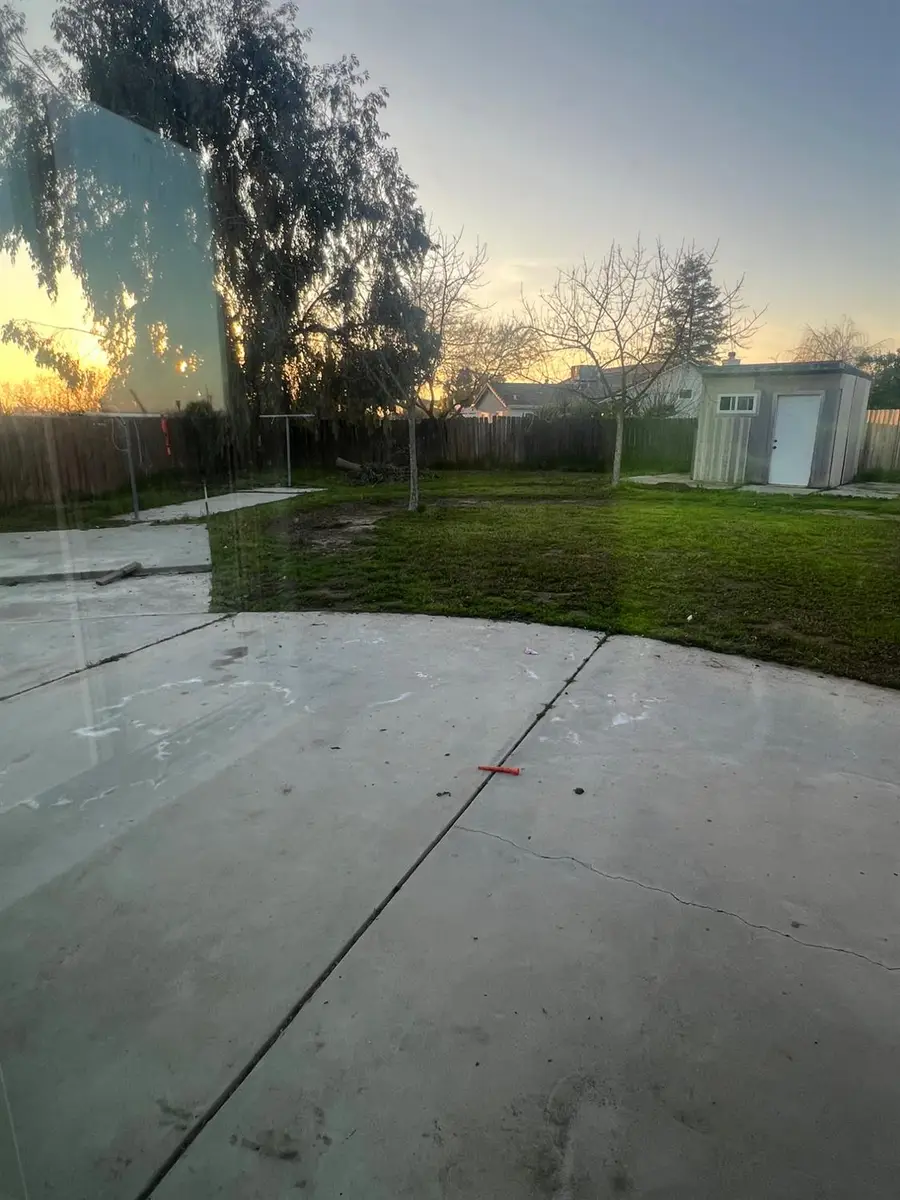 5448 E Kaviland Avenue, Fresno, CA 93727 - Image #2