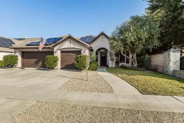 1923 N Douglas Avenue, Clovis, CA 93619