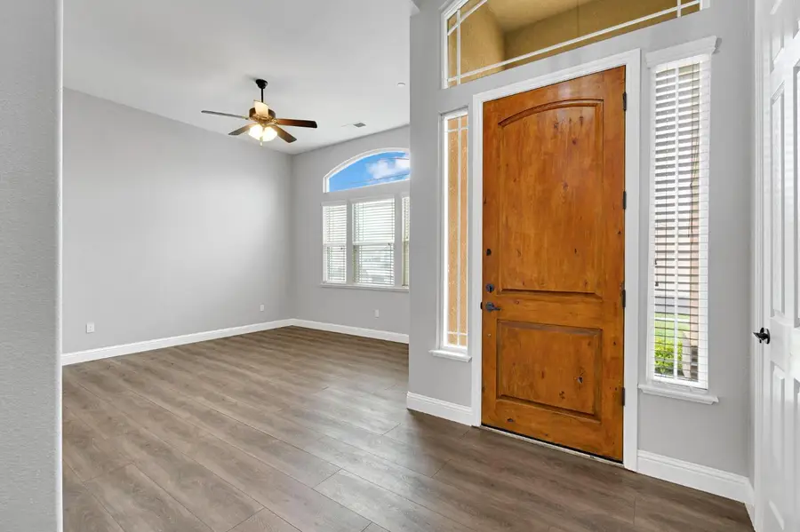 798 S Michelle, Kerman, CA 93630 - Image #3