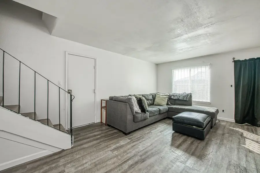 4929 N Winery Circle #110, Fresno, CA 93726 - Image #3