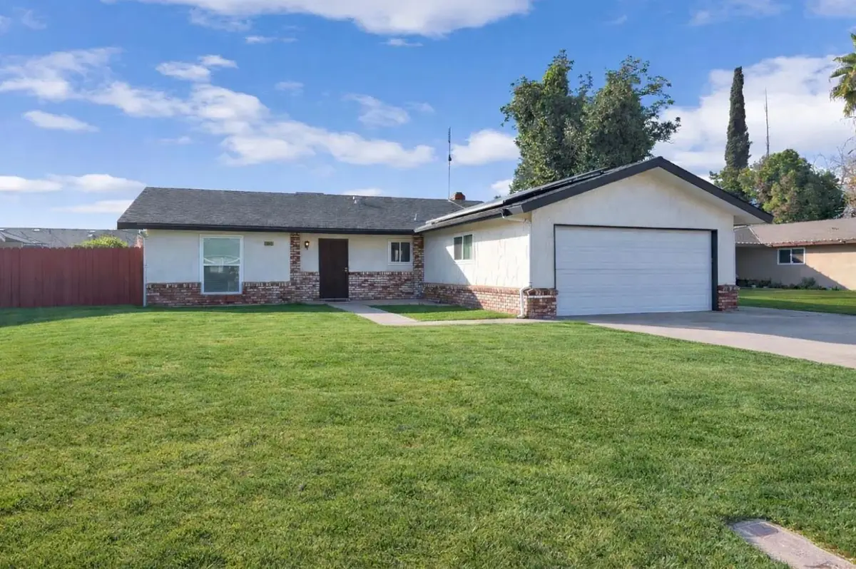 1361 Almond Street, Selma, CA 93662 - Image #1