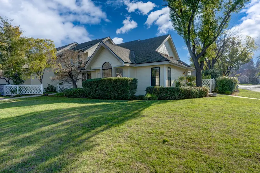 961 E Foxhill Drive, Fresno, CA 93720 - Image #2