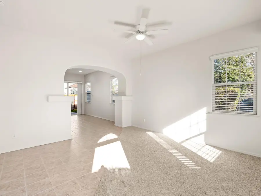 611 W Venice Lane, Clovis, CA 93619 - Image #3