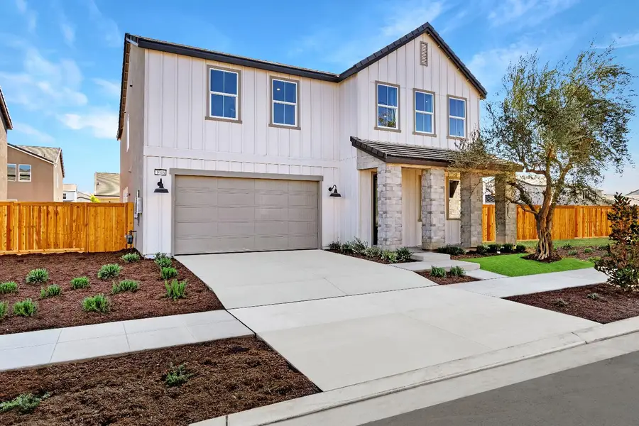 1046 Springtime Avenue, Clovis, CA 93619 - Image #2
