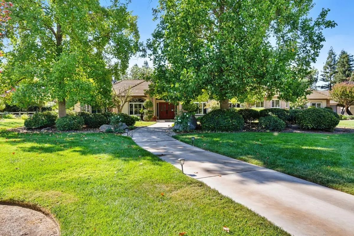 10595 E San Felipe Avenue, Clovis, CA 93619 - Image #1