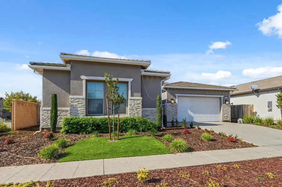 2721 N Armstrong Avenue, Fresno, CA 93727 - Image #2