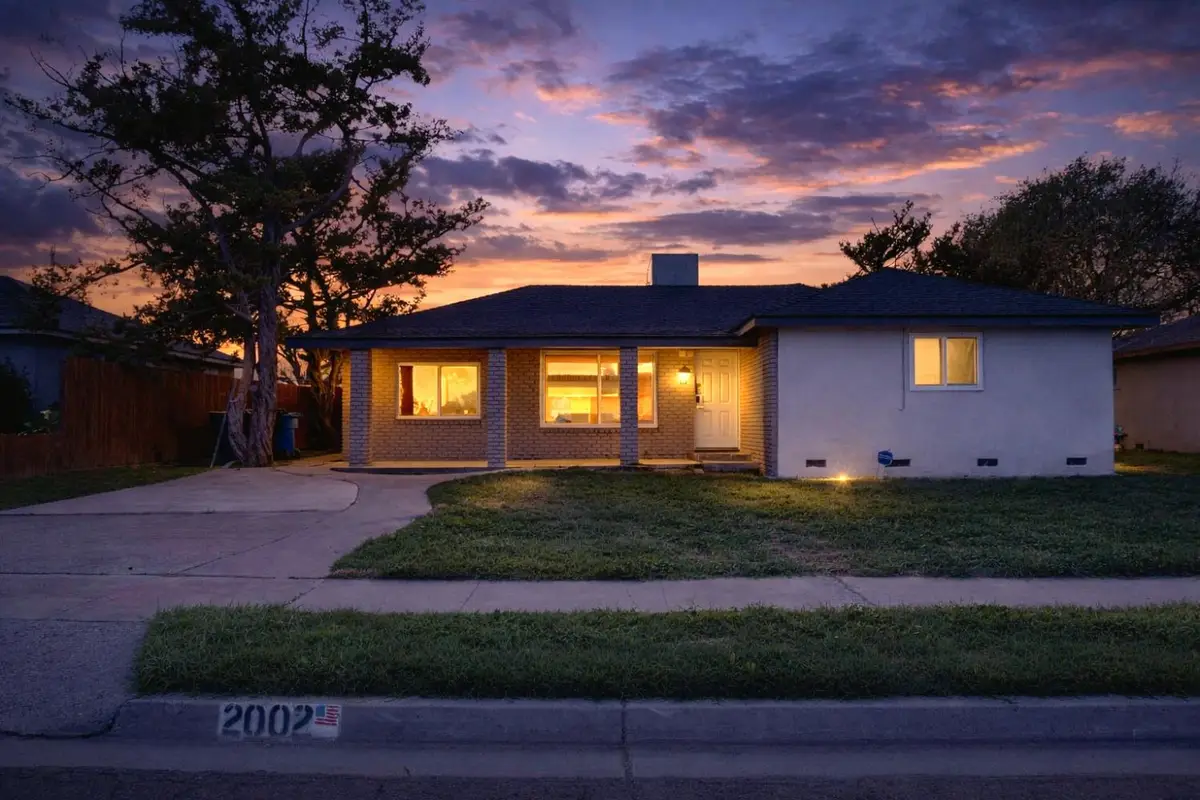 2002 N Woodridge Way, Hanford, CA 93230 - #1