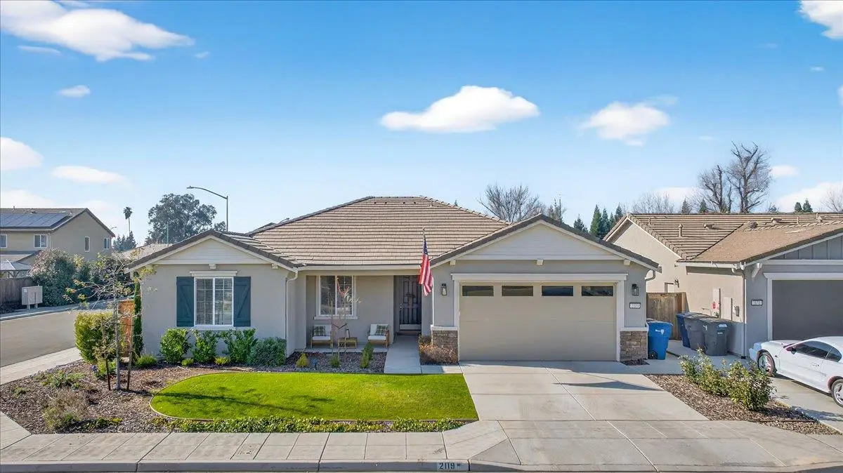2119 N Applegate Avenue, Fresno, CA 93737 - Image #1