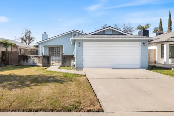 961 12th Avenue, Kingsburg, CA 93631