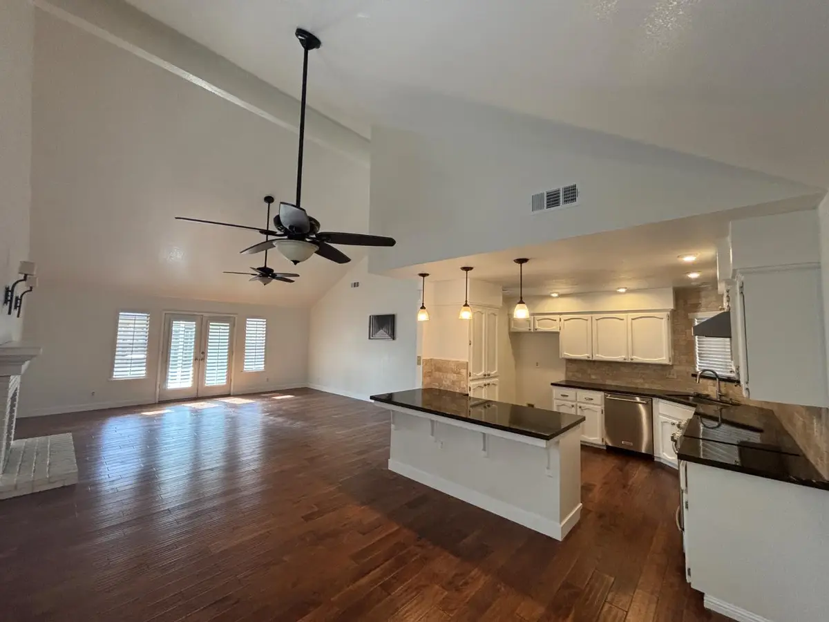 4249 W Capitola Avenue, Fresno, CA 93722 - Image #1